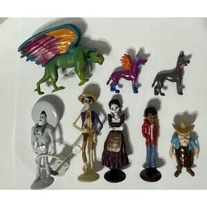 Disney Coco 8 Pcs Miguel Héctor Ernesto de la Cruz Mamá Imelda Abuelita Figures